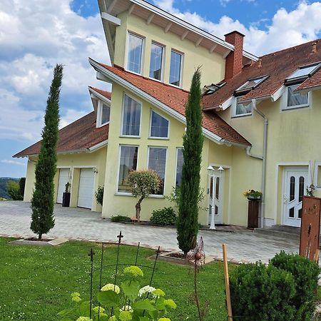 Appartement Schober Kukmirn Ngoại thất bức ảnh