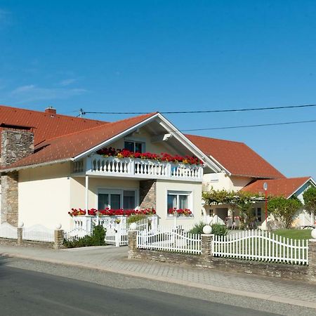 Appartement Schober Kukmirn Ngoại thất bức ảnh
